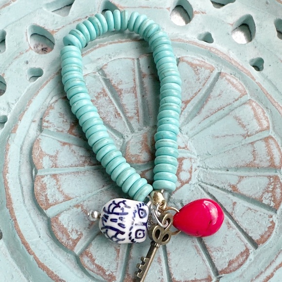 Alquimia Turquoise and Red Beaded Bracelet Set - Picture 4 of 12